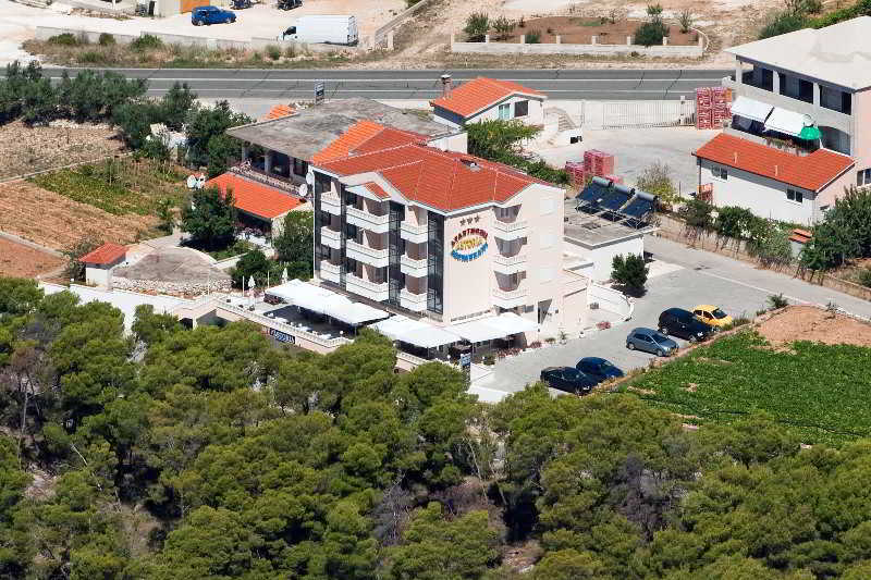 Apartments And Rooms Astoria Seget Vranjica Exterior foto